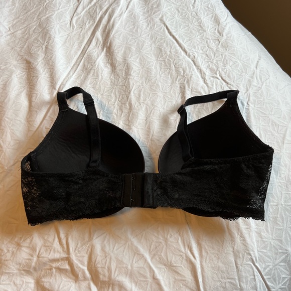Victoria Secret Bra - Picture 2 of 5